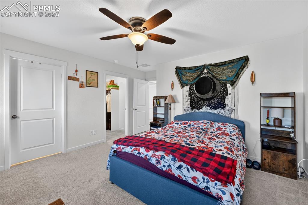 Image 23 of 36: Bedroom