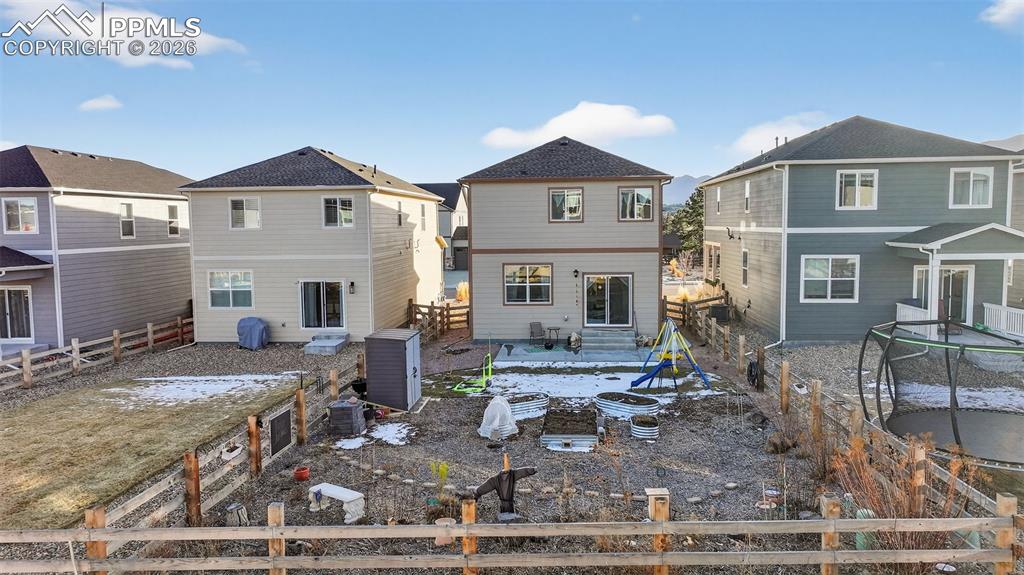 Image 27 of 36: Back of Structure