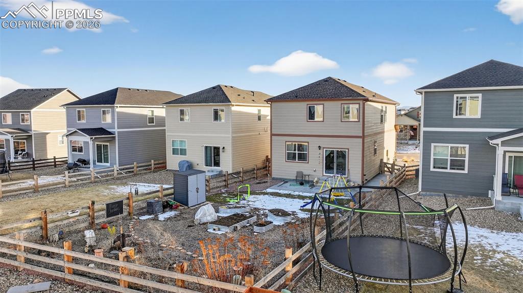 Image 28 of 36: Back of Structure