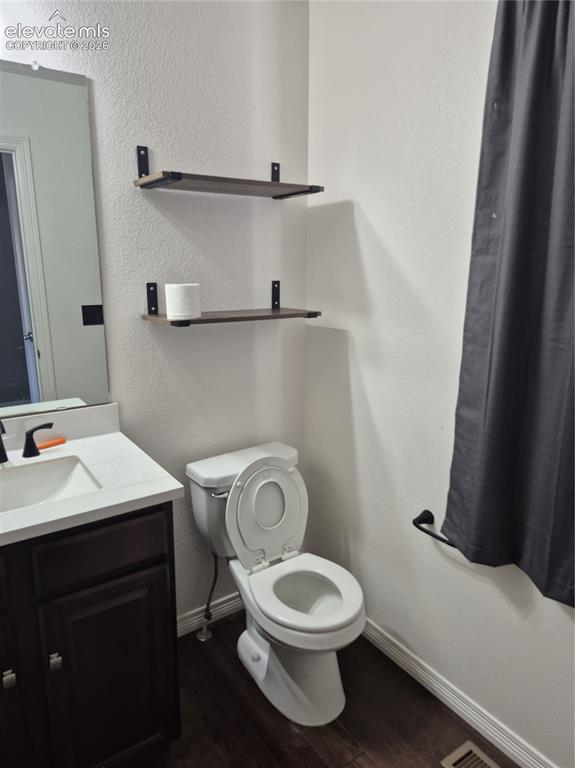Image 10 of 32: Bathroom