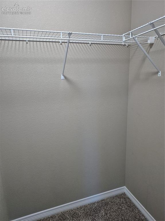 Image 30 of 32: Closet