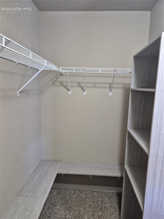 Image 32 of 32: Closet