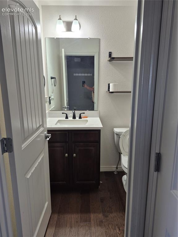 Image 5 of 32: Bathroom