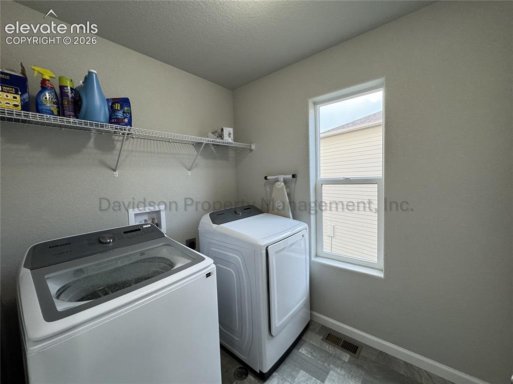 Image 15 of 16: Laundry