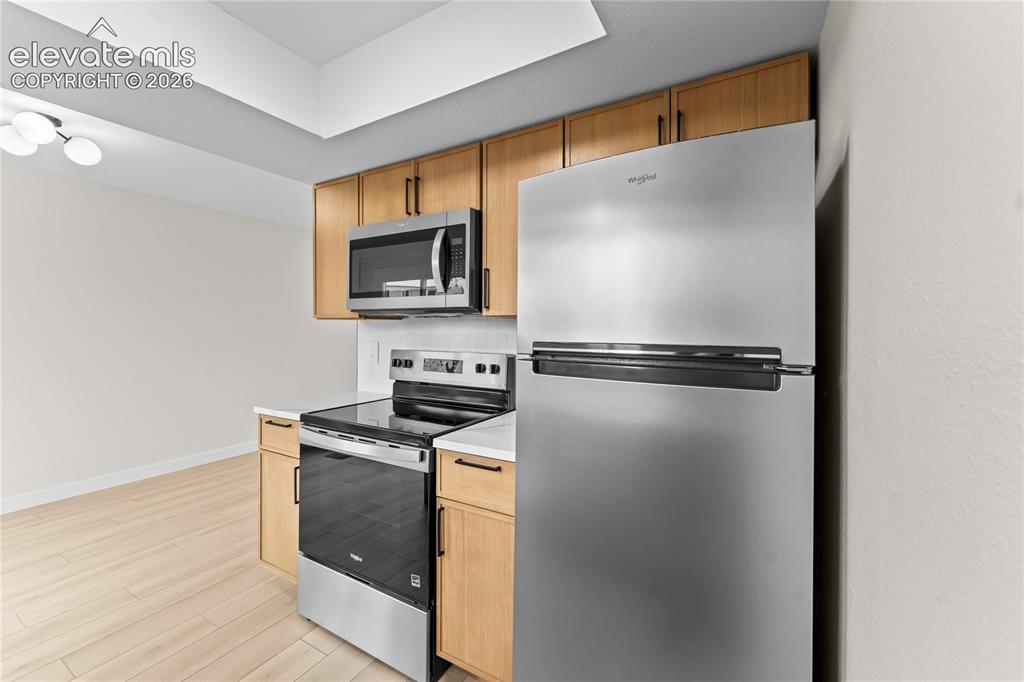 Image 12 of 35: Kitchen
