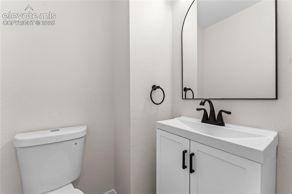 Image 15 of 35: Main Level 1/2 Bathroom