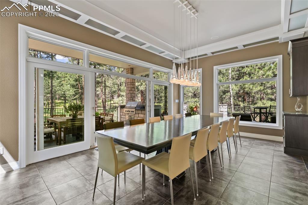 Image 12 of 50: Dining Area