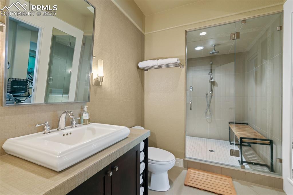 Image 46 of 50: Steam Shower off gym