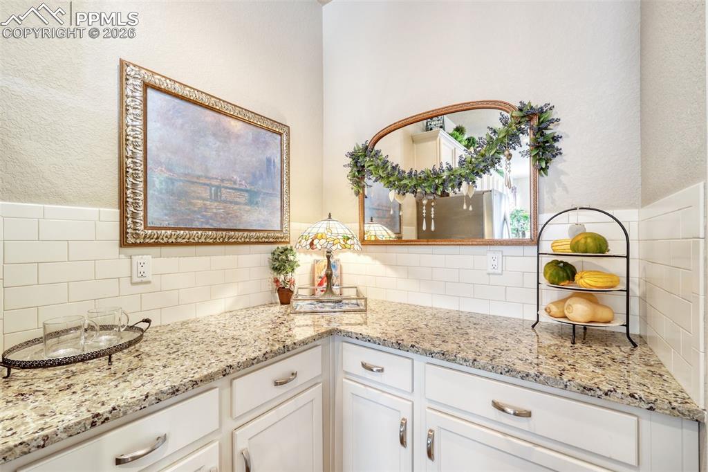 Image 22 of 50: Butler