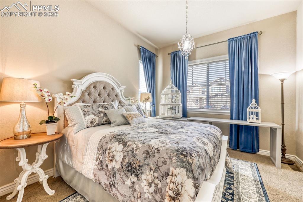 Image 31 of 50: Guest Bedroom