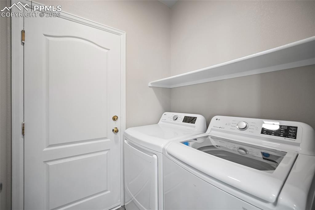 Image 17 of 42: Laundry