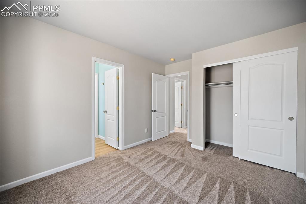 Image 23 of 42: Bedroom