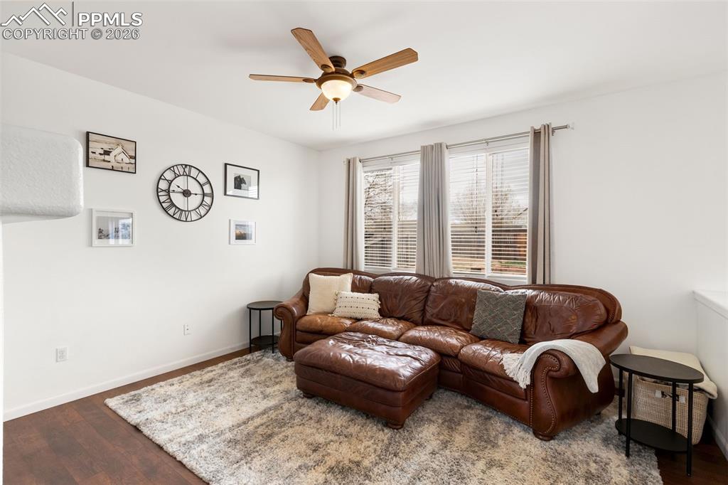 Image 13 of 36: Family Room