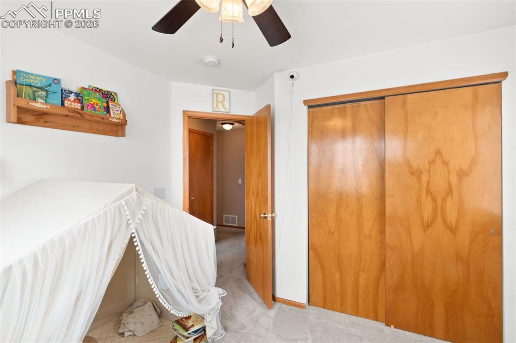 Image 28 of 36: Bedroom