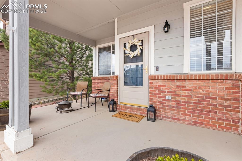 Image 3 of 36: Entry