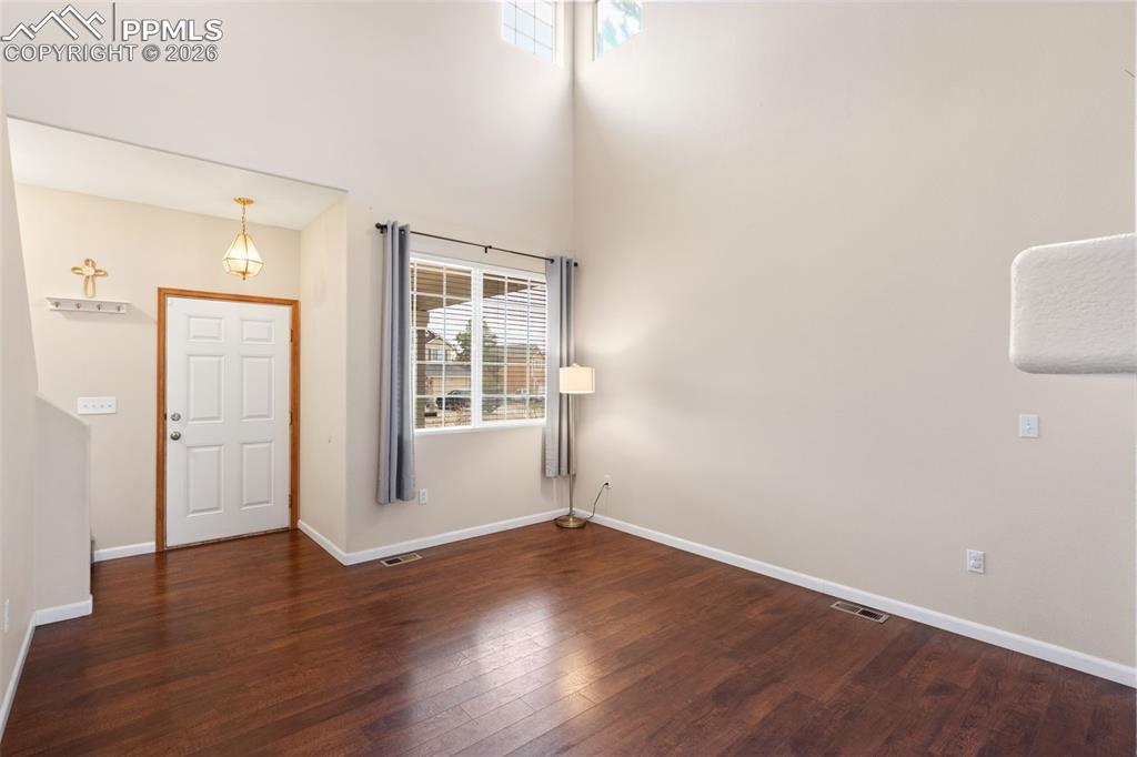 Image 4 of 36: Entry