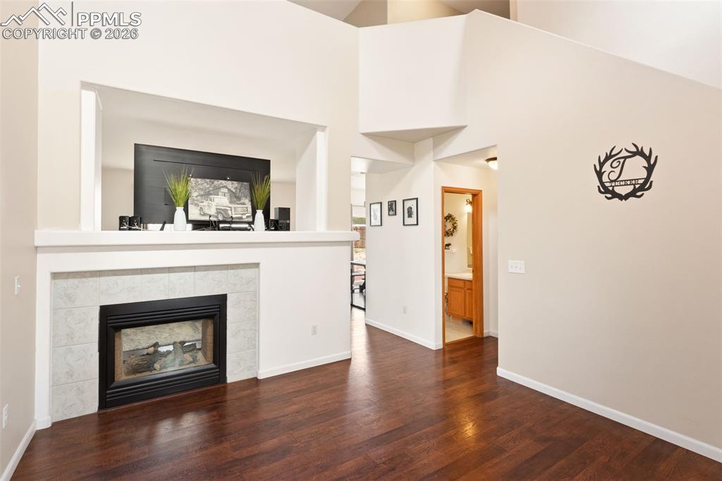 Image 7 of 36: Living Room