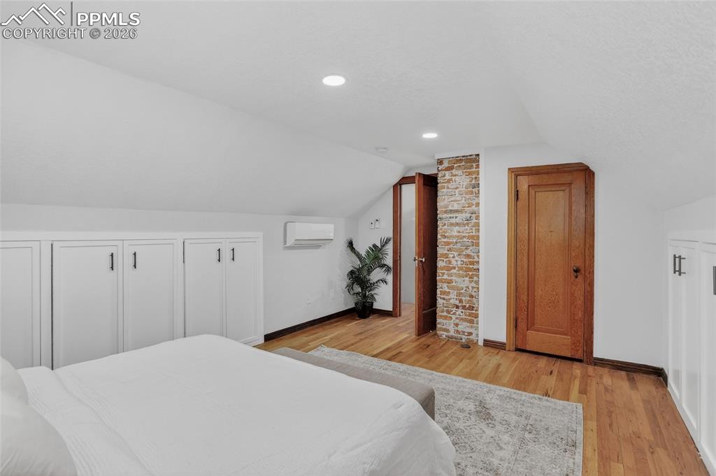 Image 22 of 49: Primary