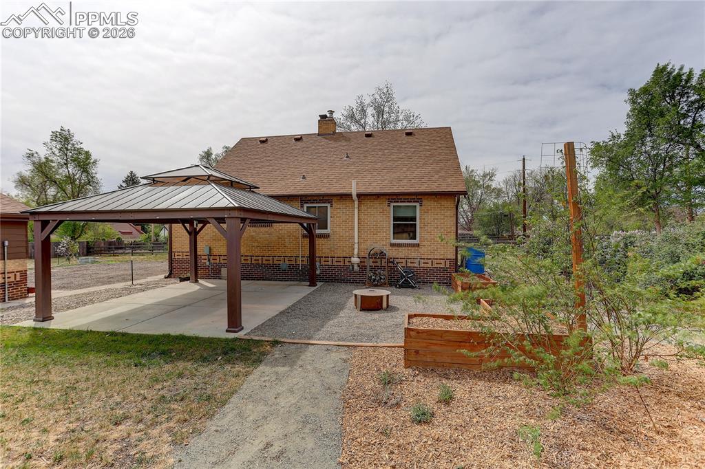 Image 36 of 49: Gardens galore!