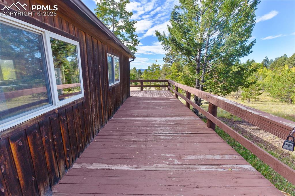 Image 12 of 23: Front Deck