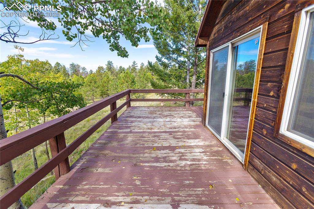 Image 13 of 23: Deck
