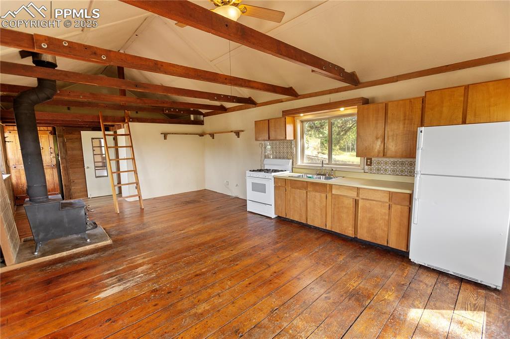 Image 19 of 23: Great Room