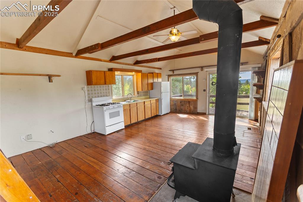 Image 22 of 23: Great Room