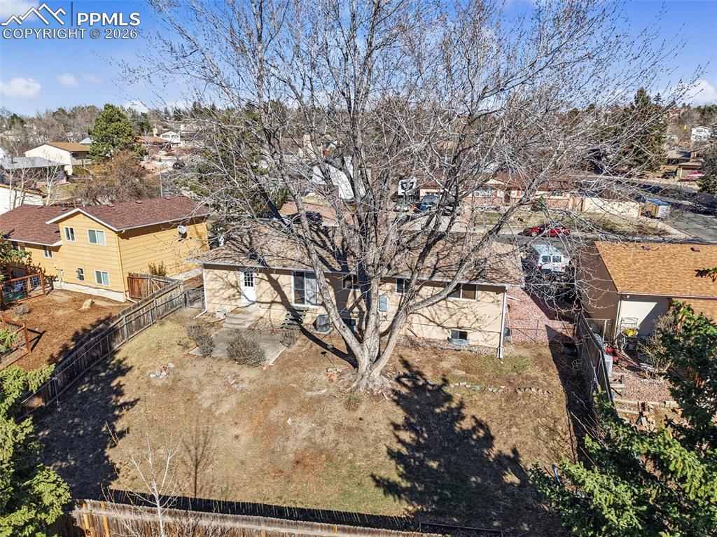 Image 29 of 35: Back Yard