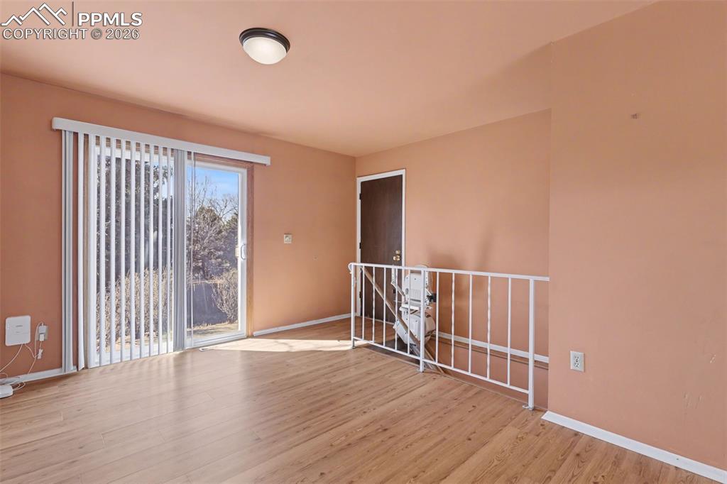 Image 6 of 35: Dining Area w/Walk-out