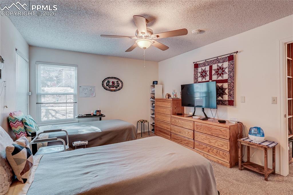 Image 12 of 30: Bedroom