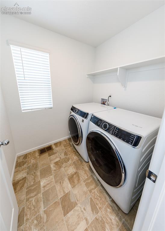 Image 31 of 40: Laundry