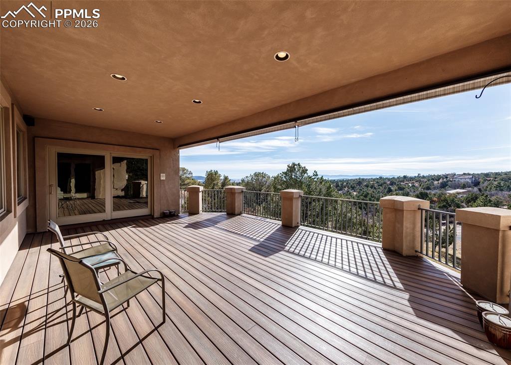 Image 39 of 49: Deck