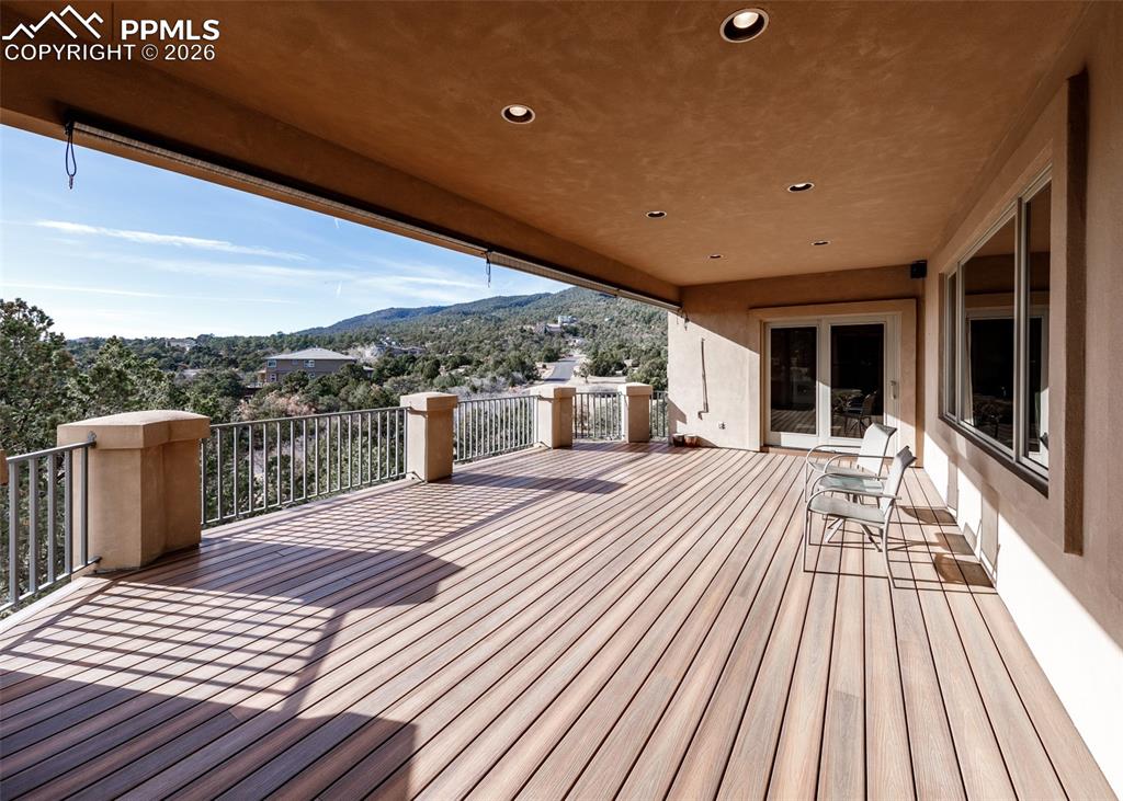 Image 40 of 49: Deck