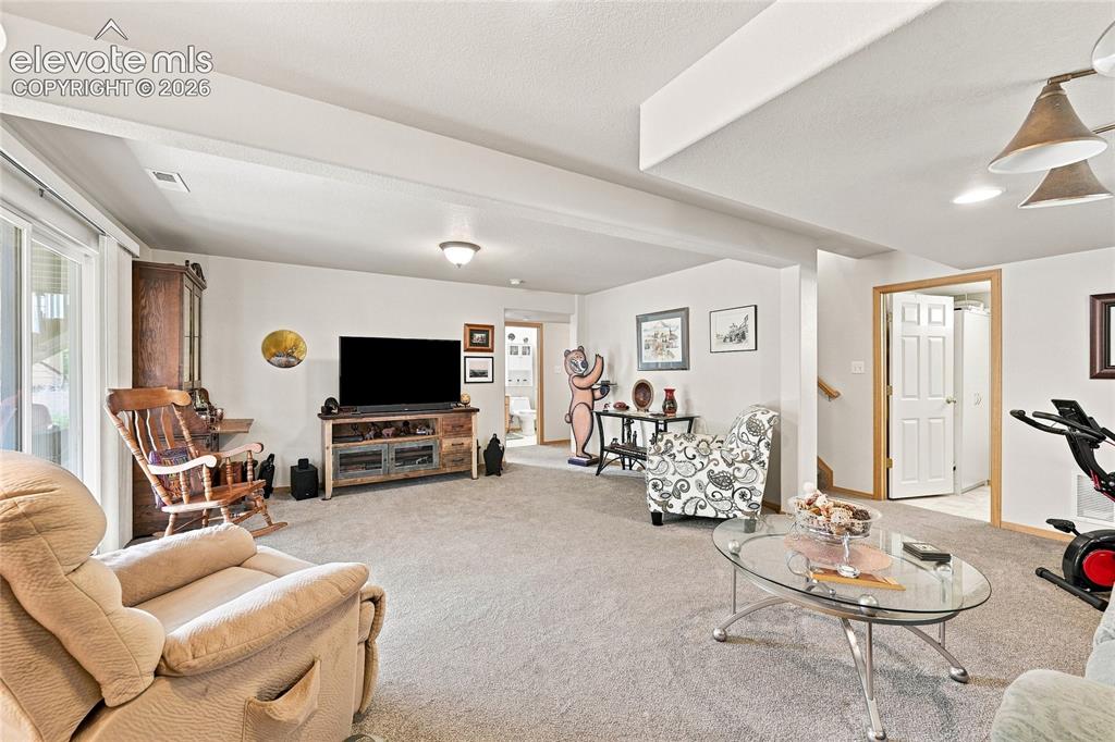 Image 21 of 48: Living Room