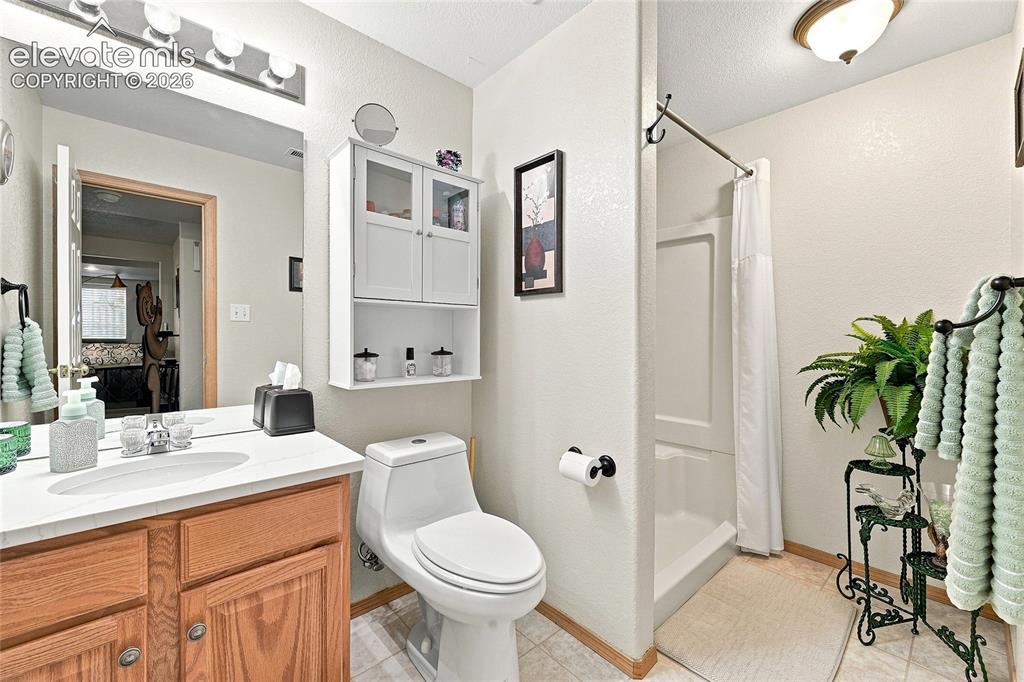 Image 26 of 48: Bathroom