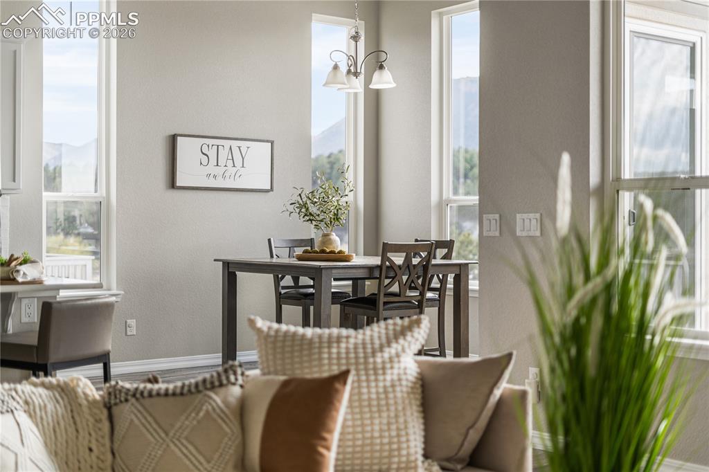 Image 10 of 36: Dining Area