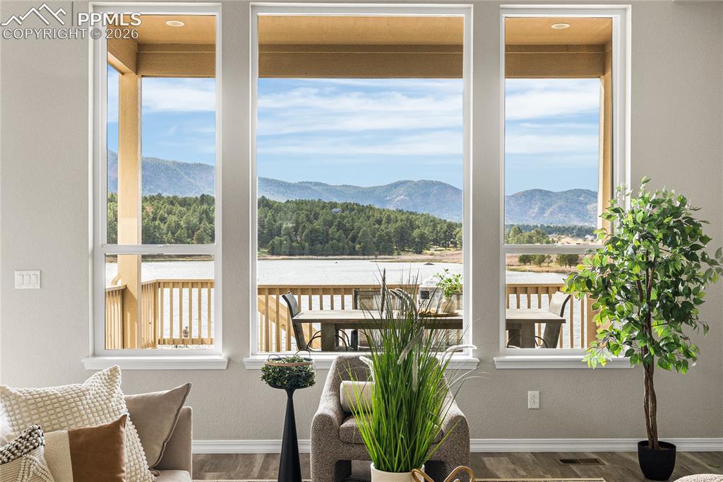 Image 7 of 36: Sun Room