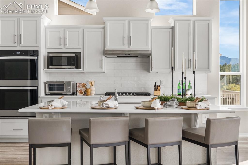 Image 9 of 36: Kitchen