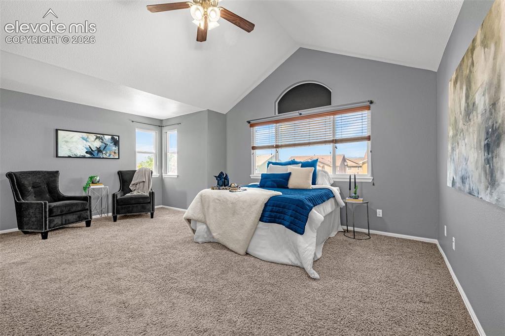 Image 11 of 50: Bedroom