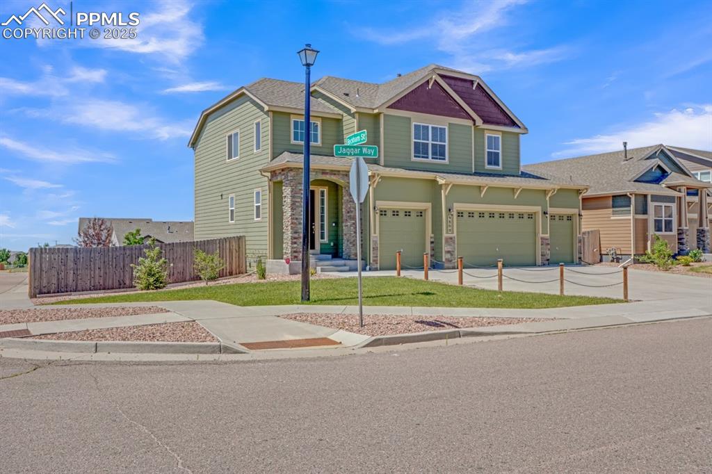 Image 3 of 40: Corner Lot with Plenty of Driveway Space