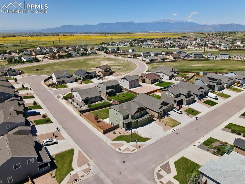 Image 34 of 40: Corner Lot in Colorful Colorado