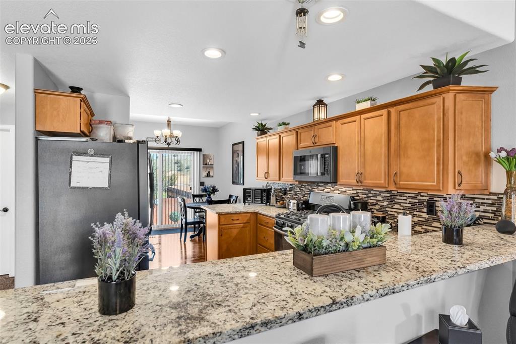 Image 13 of 40: Kitchen