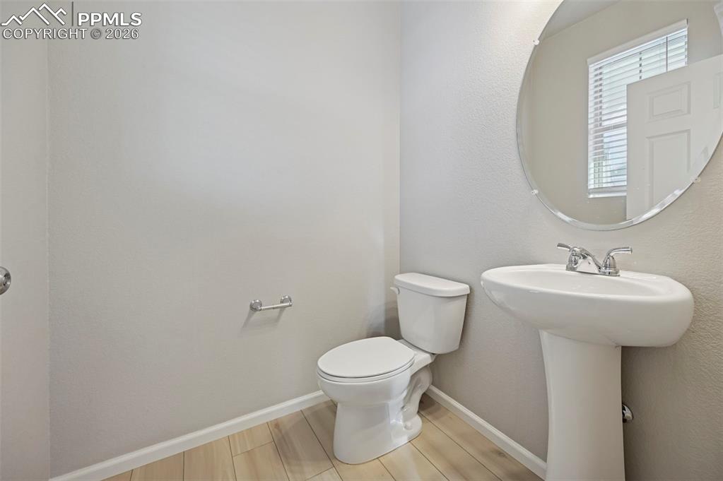 Image 16 of 49: Bathroom