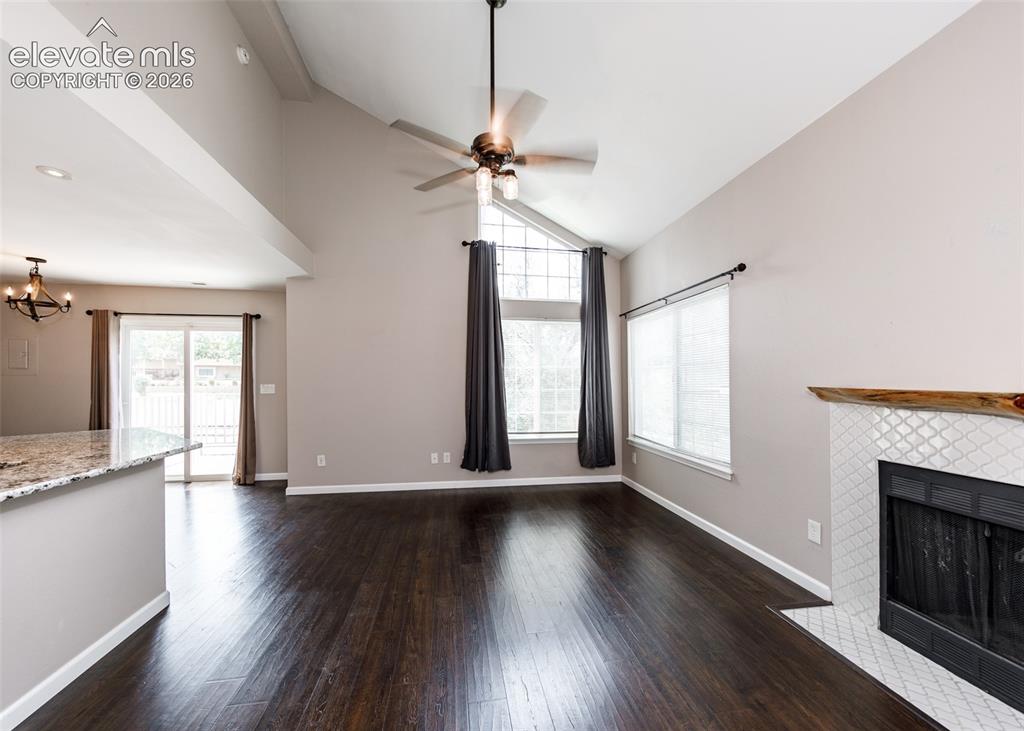 Image 9 of 50: Living Room