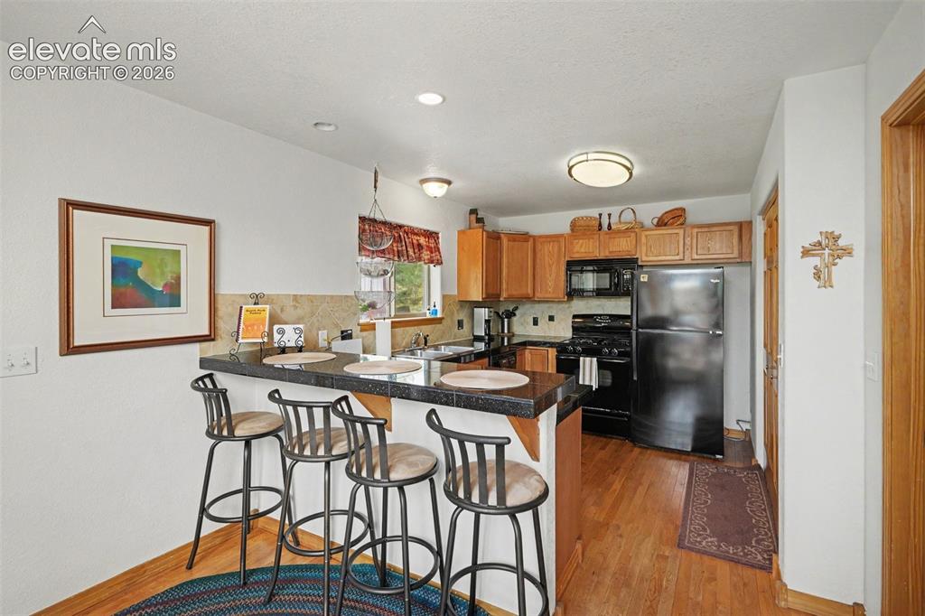 Image 15 of 26: Dining Area