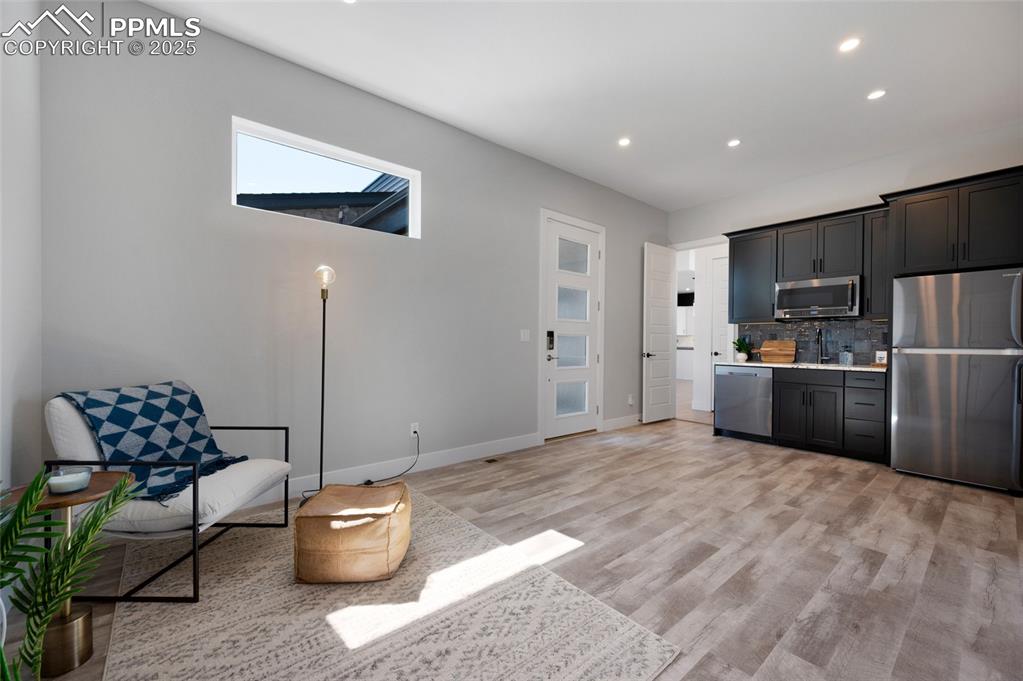 Image 26 of 50: Kitchen