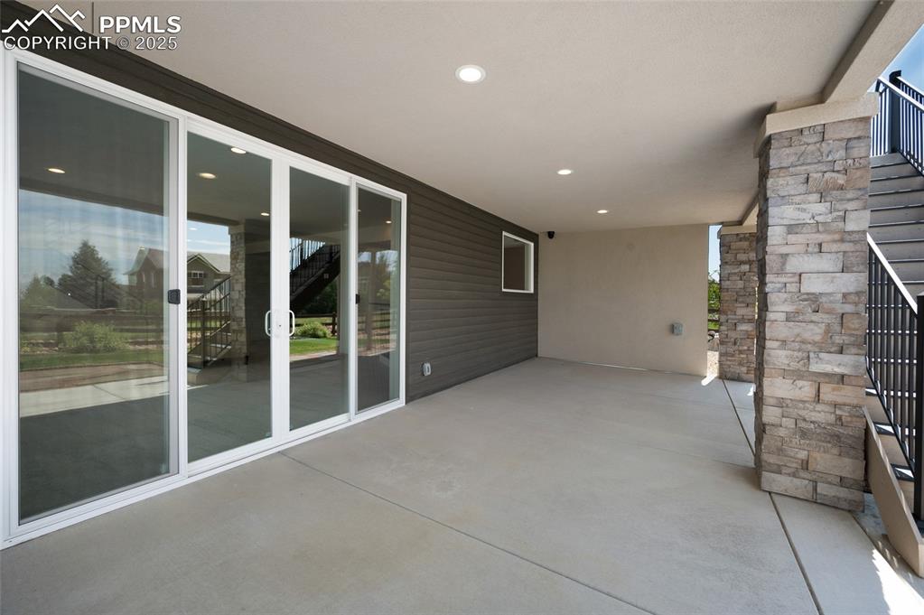 Image 36 of 50: Patio