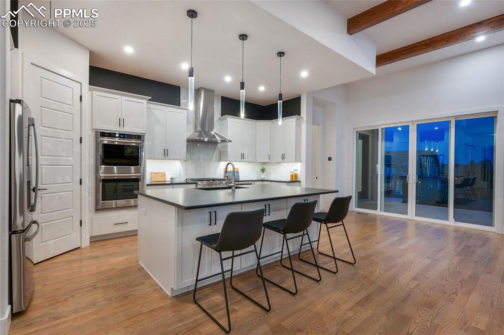 Image 8 of 50: Kitchen