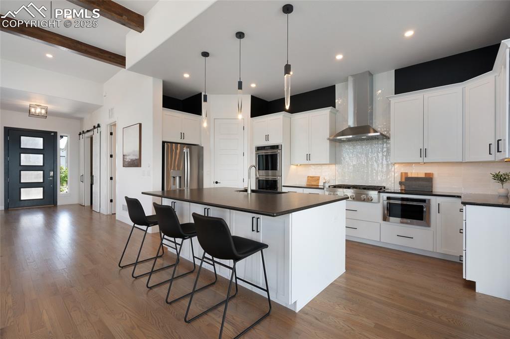 Image 9 of 50: Kitchen