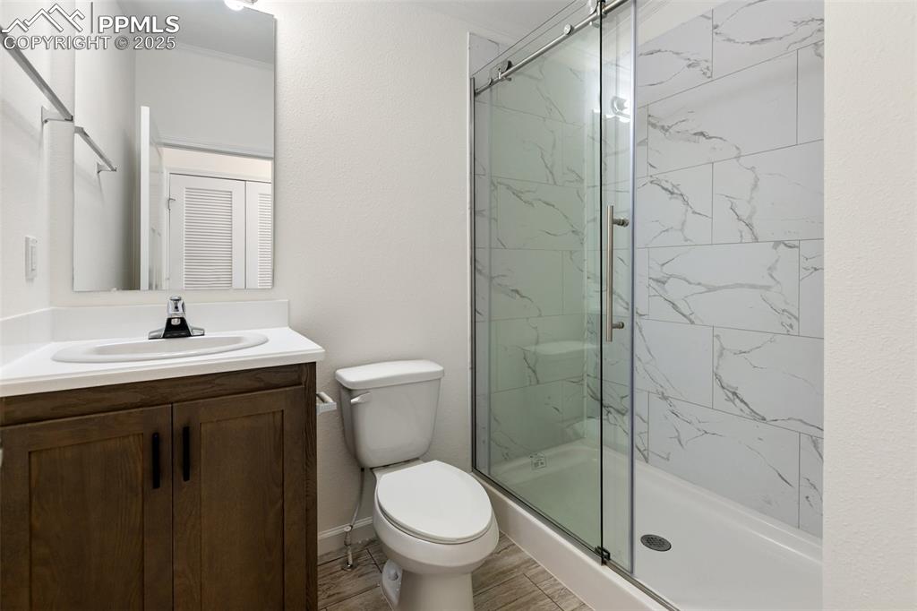 Image 13 of 23: Bathroom